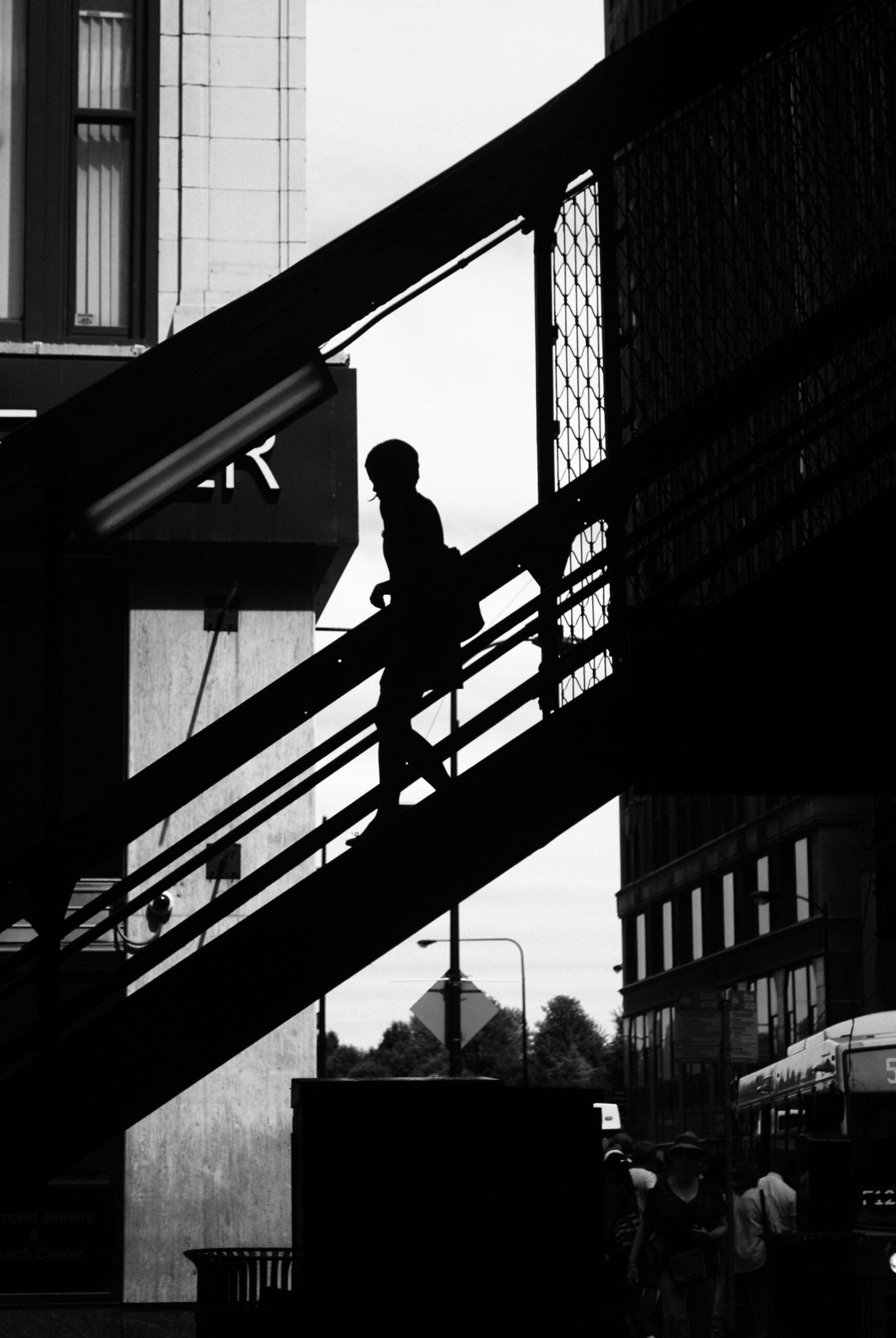 Silueta de escalera de mujer en Chicago