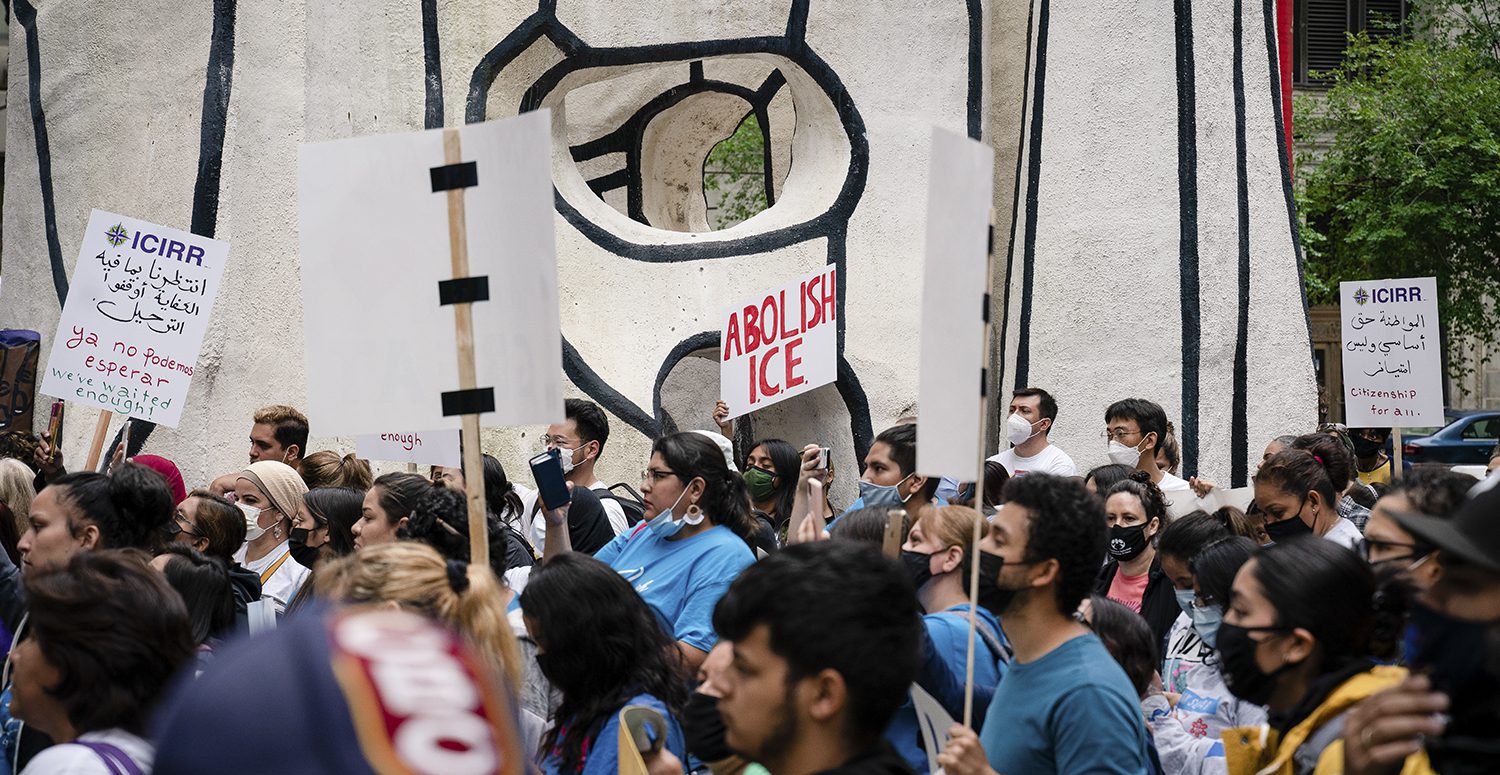 Illinois Way Forward Act, detención, ICE, inmigración, protecciones, Pritzker, TRUST Act, estado, orden, ley, legislación, policía, aplicación